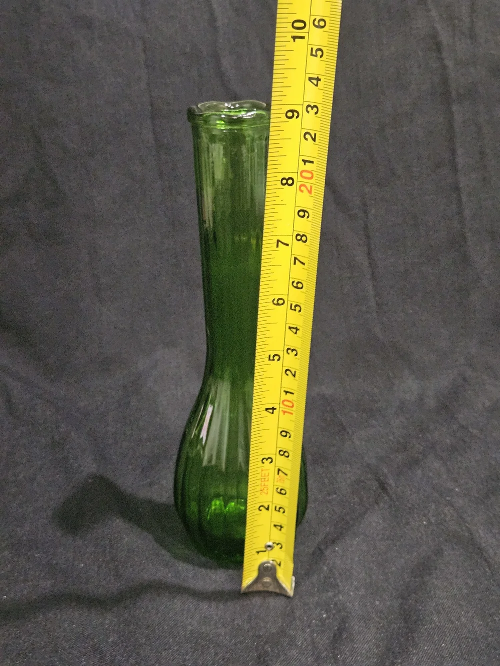 Vtg PGC Portland Glass Co Emerald Green Ribbed Bud Vase Scalloped Rim 9